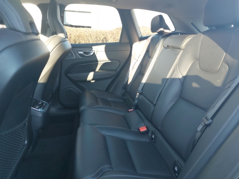 Volvo XC60 2.0 B5p Ultimate Dark Awd Geartronic LV73JZJ Black #6
