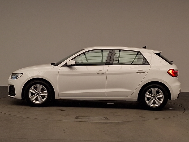 Audi A1 30 Tfsi 110 Technik NJ23HAO White #4