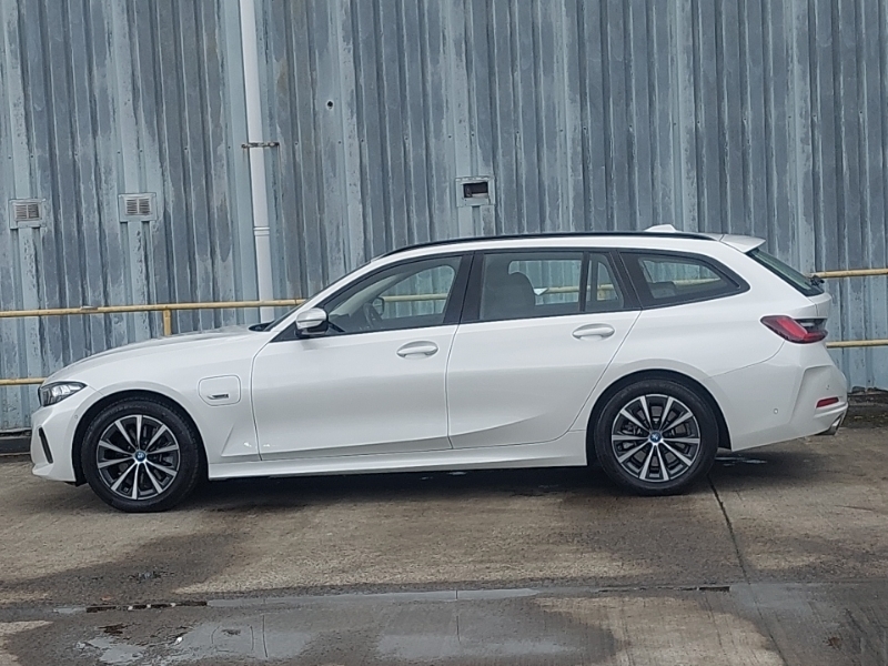 BMW 3 Series 330E Sport Step DE23CFP White #4