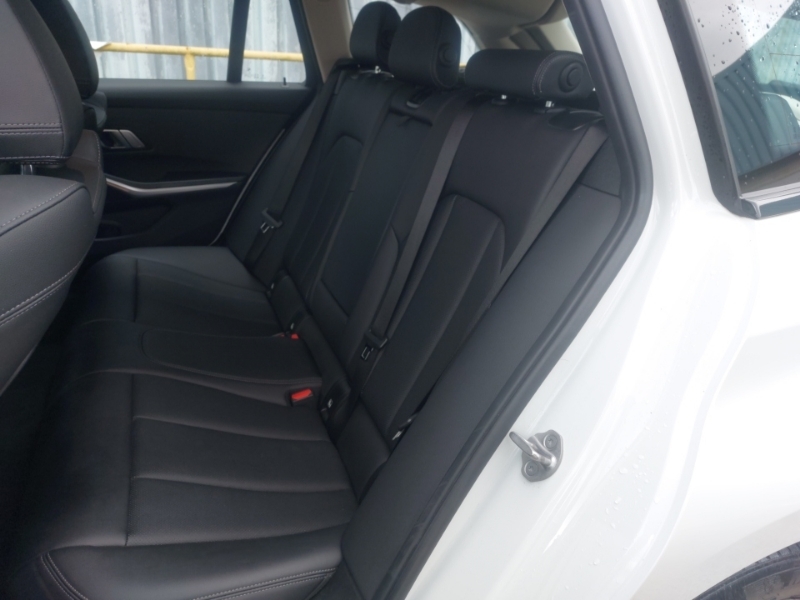 BMW 3 Series 330E Sport Step DE23CFP White #6