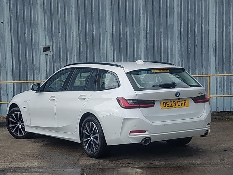 BMW 3 Series 330E Sport Step DE23CFP White #2