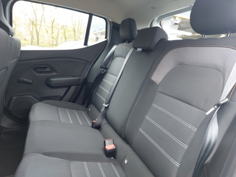 Dacia Sandero Stepway 1.0 Tce Essential SA72CNJ White #6