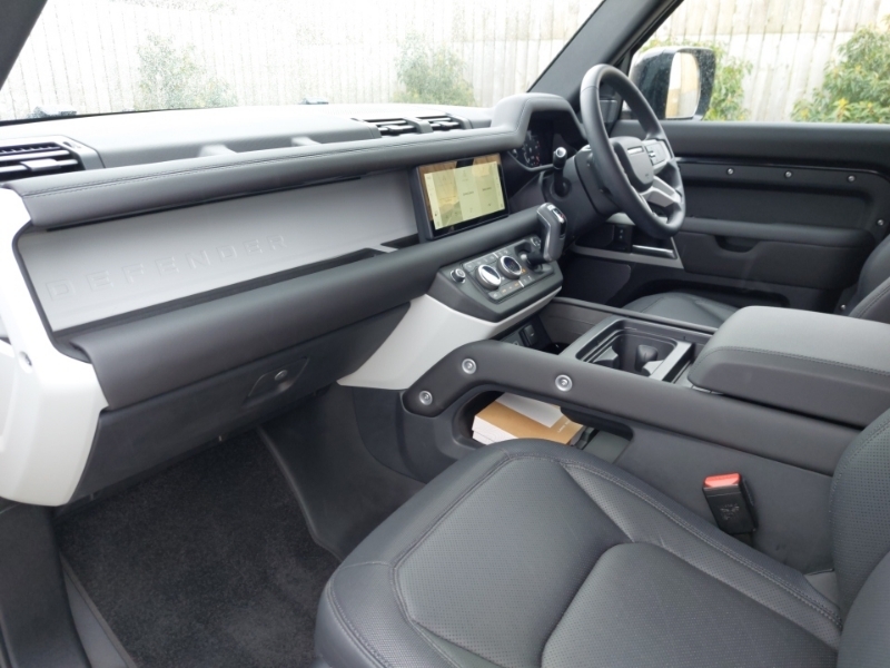 Land Rover Defender 110 3.0 D300 X-dynamic S 110 EK24VKJ Black #5