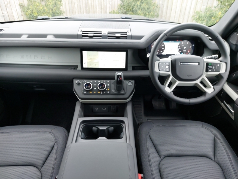 Land Rover Defender 110 3.0 D300 X-dynamic S 110 EK24VKJ Black #3