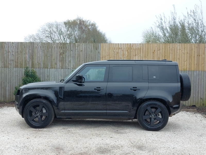 Land Rover Defender 110 3.0 D300 X-dynamic S 110 EK24VKJ Black #4