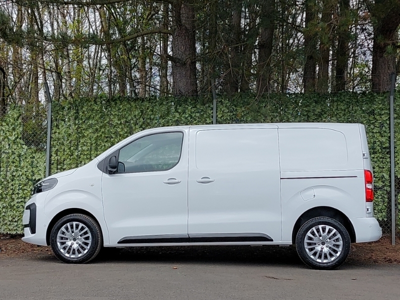 Peugeot Expert 2.0 Bluehdi 145 Asphalt Van SG26YGP White #4