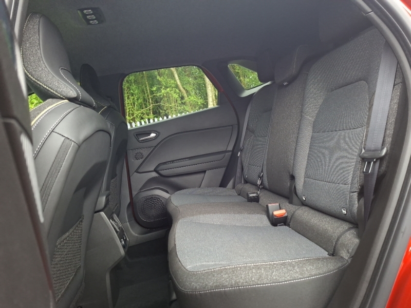 Renault Symbioz 1.3 Tce 140 Techno HK75SZX Red #6