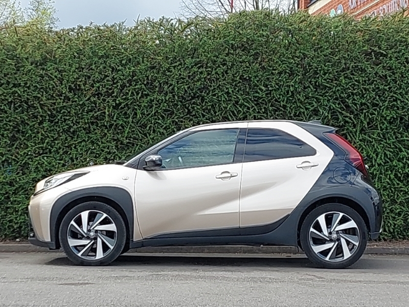 Toyota Aygo X 1.0 Vvt-i Exclusive DW23FLB Beige #4