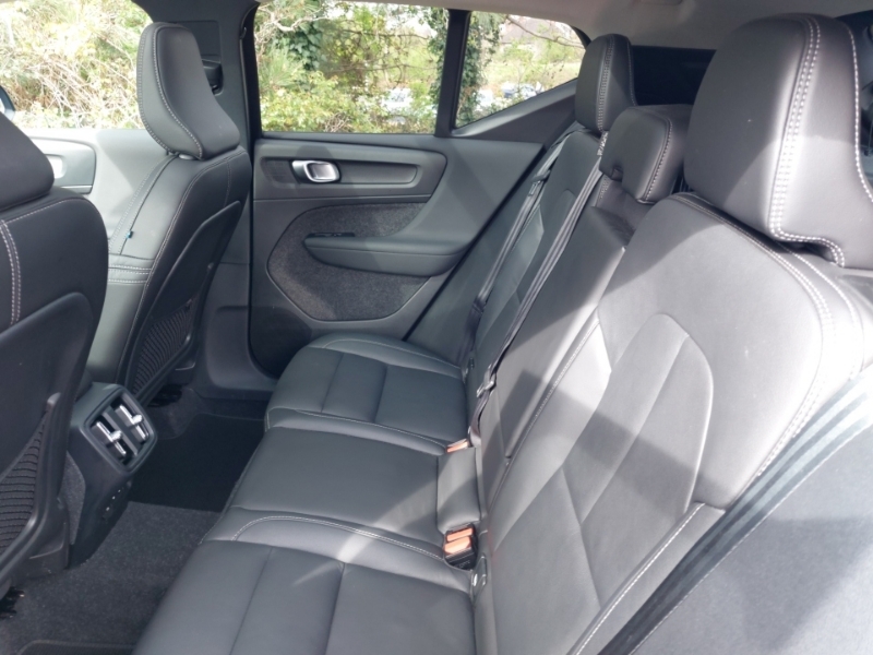 Volvo XC40 2.0 B4p Ultra Dark SL74ESO Blue #6