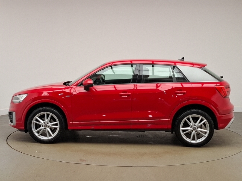 Audi Q2 35 Tfsi S Line DA20EJL Red #4