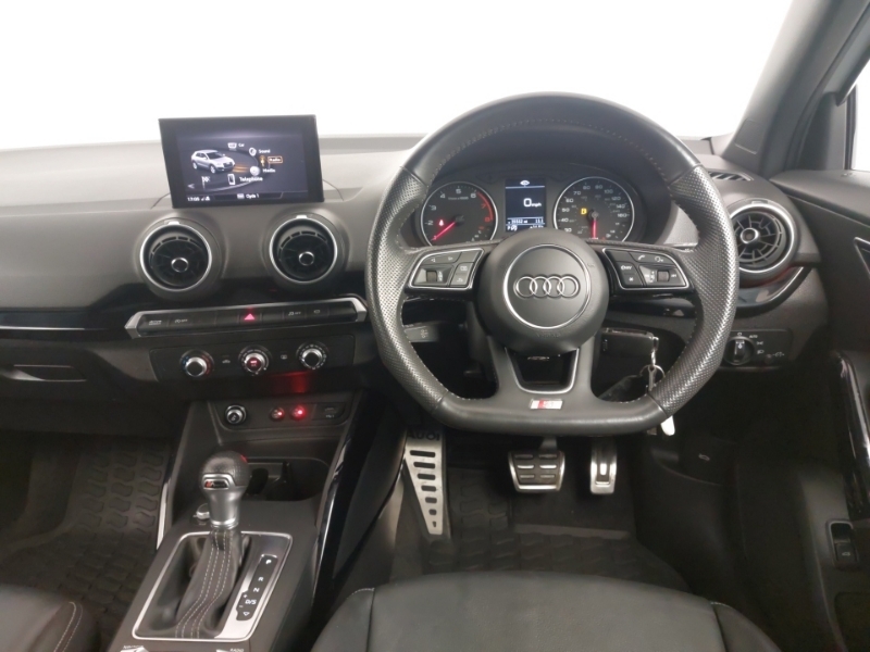 Audi Q2 35 Tfsi Black Edition S Tronic SD70ZZF White #5