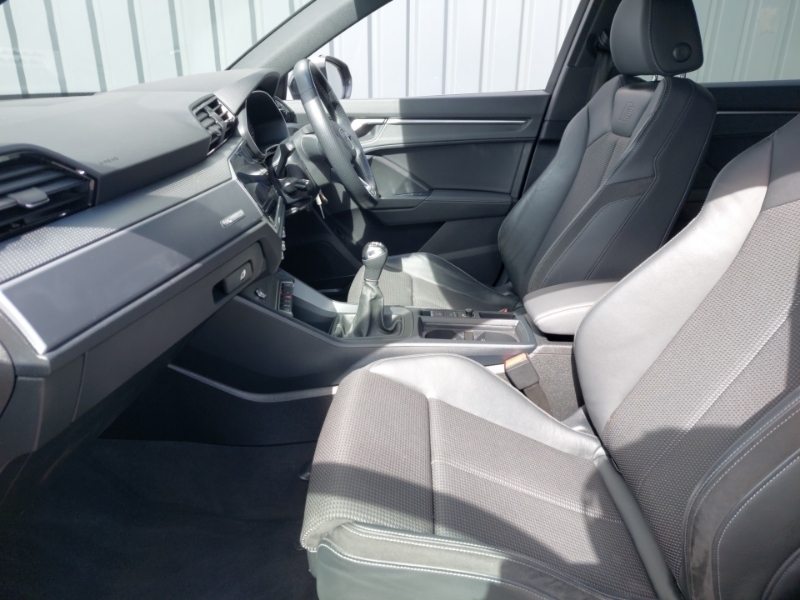 Audi Q3 35 Tfsi S Line YY21HKP Grey #5