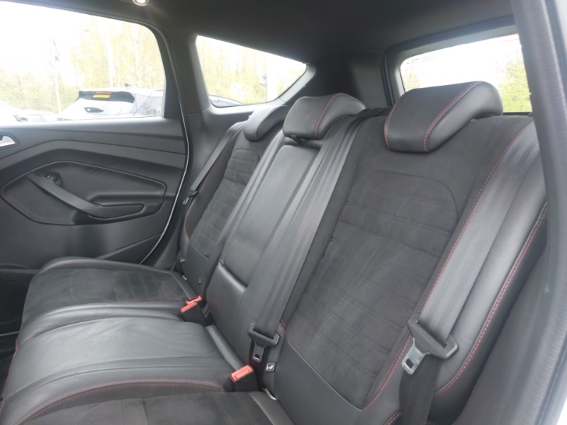 Ford Kuga 1.5 Tdci St-line X 2Wd MW18KZU White #6