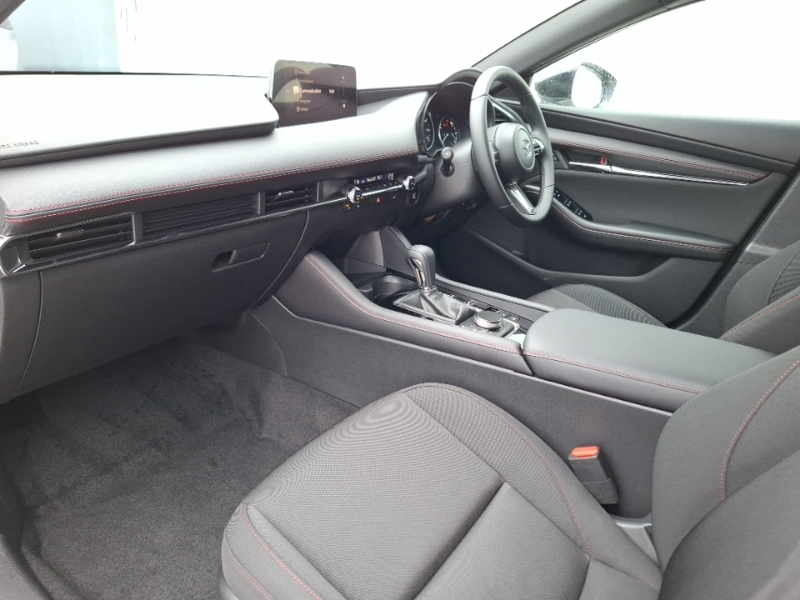 Mazda 3 2.5 E-skyactiv G Mhev 140 Homura White #5