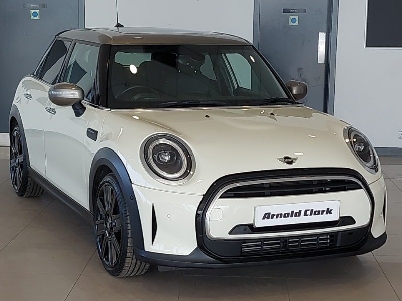 Mini Hatch 1.5 Cooper Exclusive White