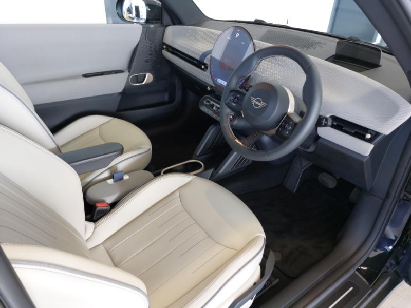 Mini Hatch 160Kw Se Exclusive 54Kwh Black #6