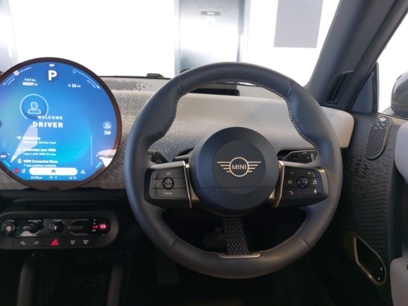 Mini Hatch 160Kw Se Exclusive 54Kwh Black #5