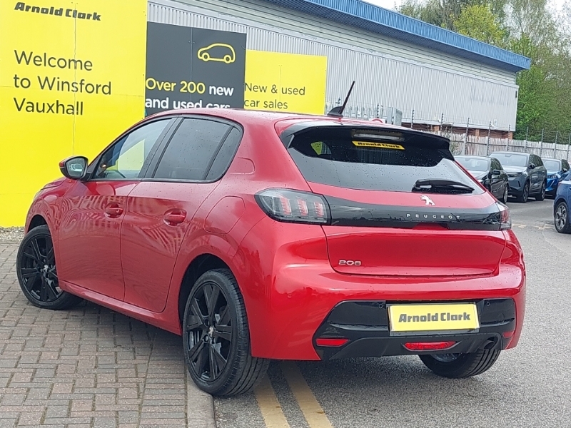 Peugeot 208 1.2 Puretech 100 Allure Premium MD70LPN Red #2