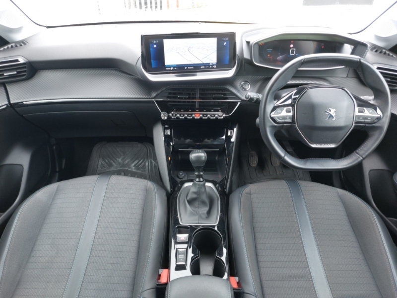 Peugeot 208 1.2 Puretech 100 Allure Premium MD70LPN Red #3