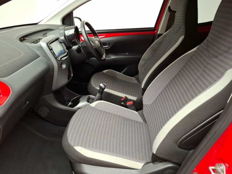 Toyota Aygo 1.0 Vvt-i X-trend SH19PJV Red #5
