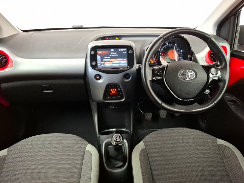 Toyota Aygo 1.0 Vvt-i X-trend SH19PJV Red #3