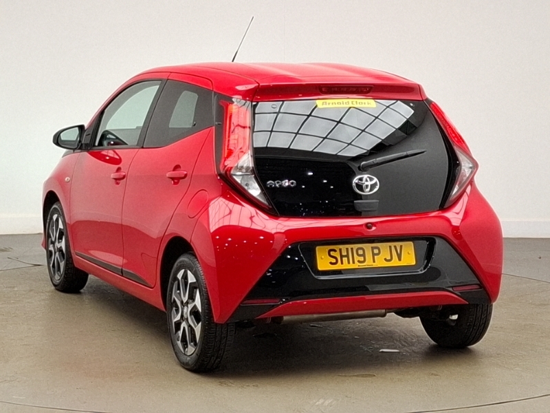 Toyota Aygo 1.0 Vvt-i X-trend SH19PJV Red #2