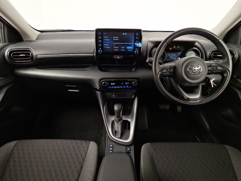 Toyota Yaris 1.5 Hybrid Design Cvt Navpanoramic Roof DU23XTW White #3