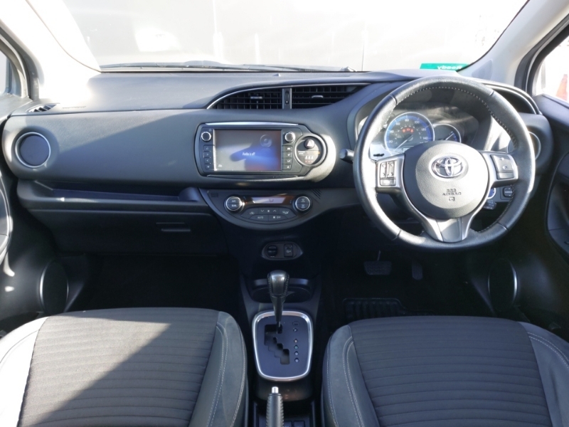Toyota Yaris 1.5 Hybrid Excel Cvt PO15YOM White #3