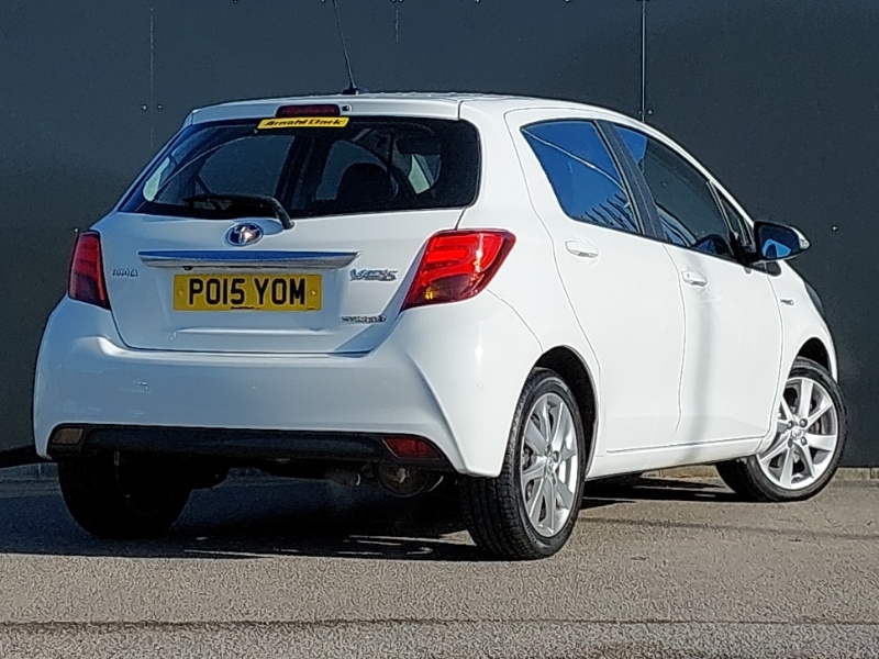 Toyota Yaris 1.5 Hybrid Excel Cvt PO15YOM White #2