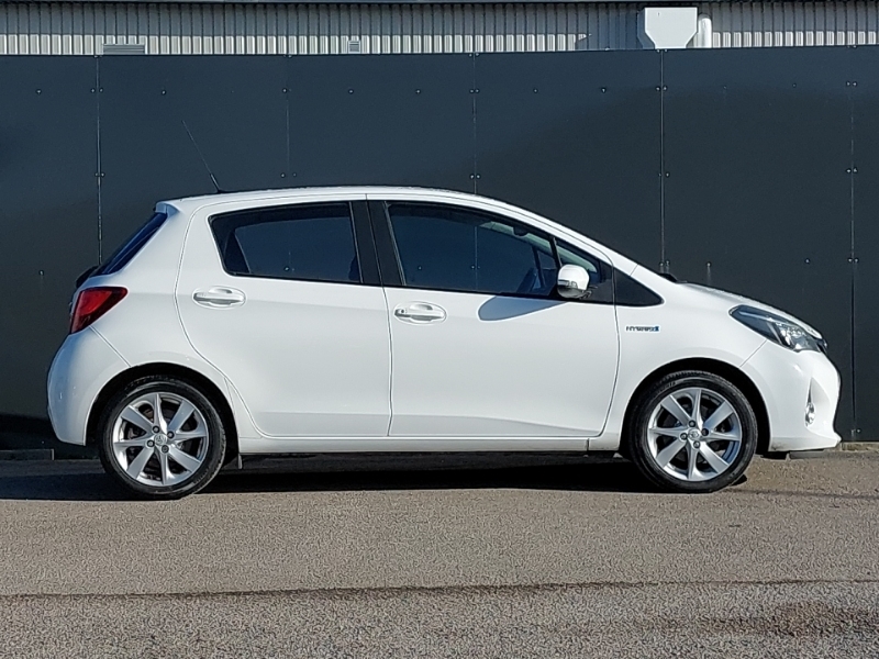 Toyota Yaris 1.5 Hybrid Excel Cvt PO15YOM White #4