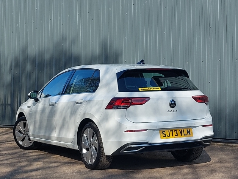 Volkswagen Golf 1.5 Tsi Style SJ73VLN White #2
