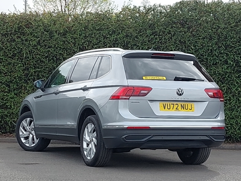 Volkswagen Tiguan Allspace 1.5 Tsi Life Silver #2
