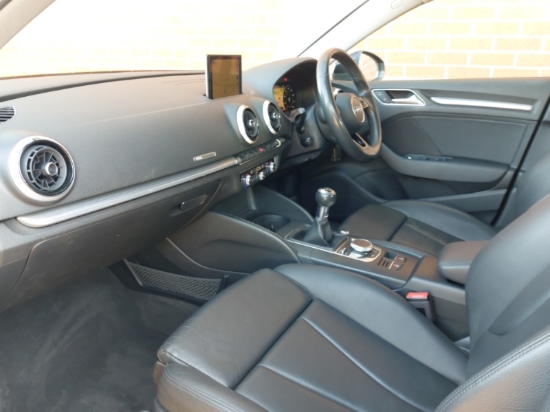 Audi A3 30 Tfsi 116 Sport SH68BTO Black #5