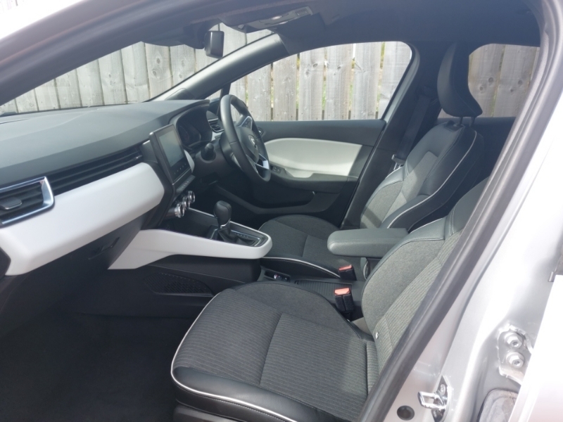 Renault Clio 1.6 E-tech Full Hybrid 145 Techno GV72VGR Silver #5