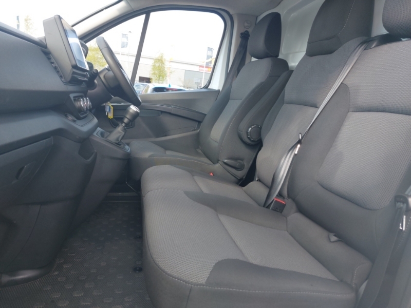 Renault Trafic Sl30 Blue Dci 130 Advance Safety Van SC24UCD White #5