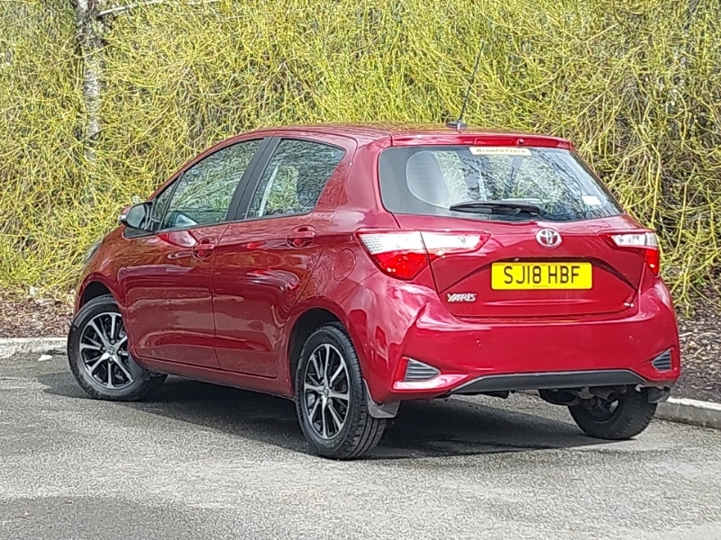 Toyota Yaris 1.5 Vvt-i Icon Tech SJ18HBF Red #2