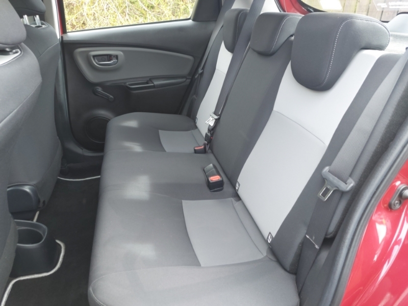 Toyota Yaris 1.5 Vvt-i Icon Tech SJ18HBF Red #6