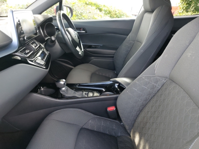 Toyota C-Hr 2.0 Hybrid Design Cvt XUI6469 Red #5