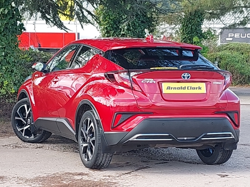 Toyota C-Hr 2.0 Hybrid Design Cvt XUI6469 Red #2