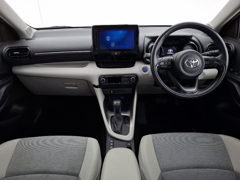 Toyota Yaris 1.5 Hybrid Excel Cvt Panoramic Roof EO72GWP Red #3