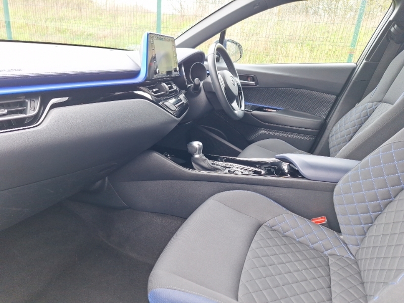 Toyota C-Hr 1.8 Hybrid Dynamic Cvt DU70AXH White #5