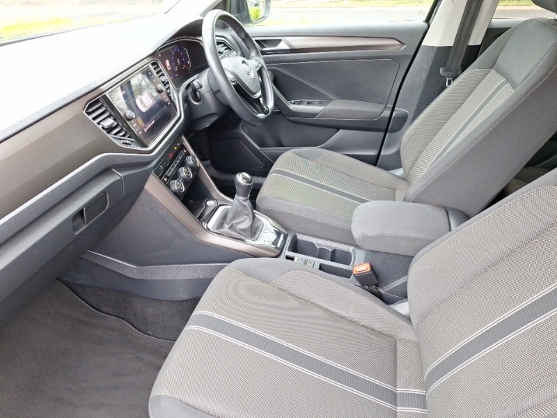 Volkswagen T-Roc 1.0 Tsi Se ST68ZCV Black #5