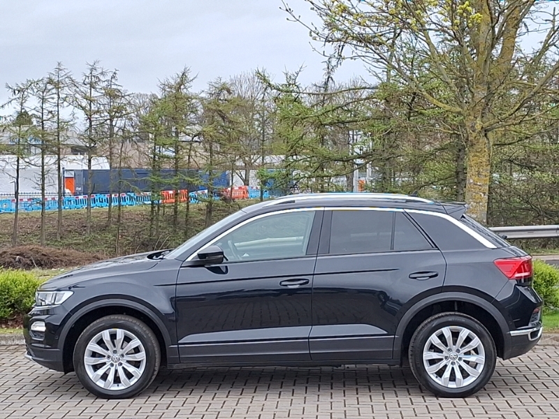 Volkswagen T-Roc 1.0 Tsi Se ST68ZCV Black #4