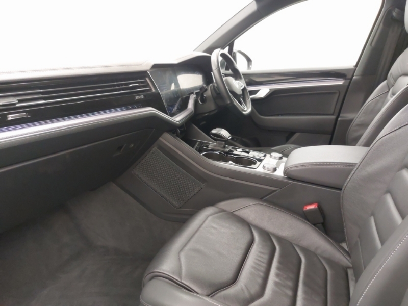 Volkswagen Touareg 3.0 V6 Tdi 4Motion Black Edition Tip DF23OMW Black #5