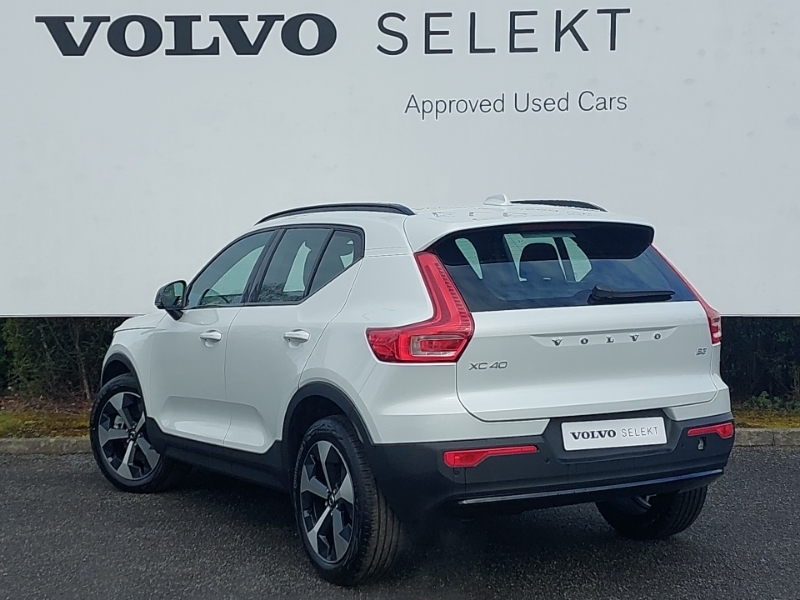 Volvo XC40 2.0 B3p Plus Dark White #2