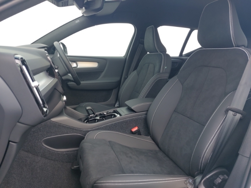 Volvo XC40 2.0 B3p Plus Dark White #5