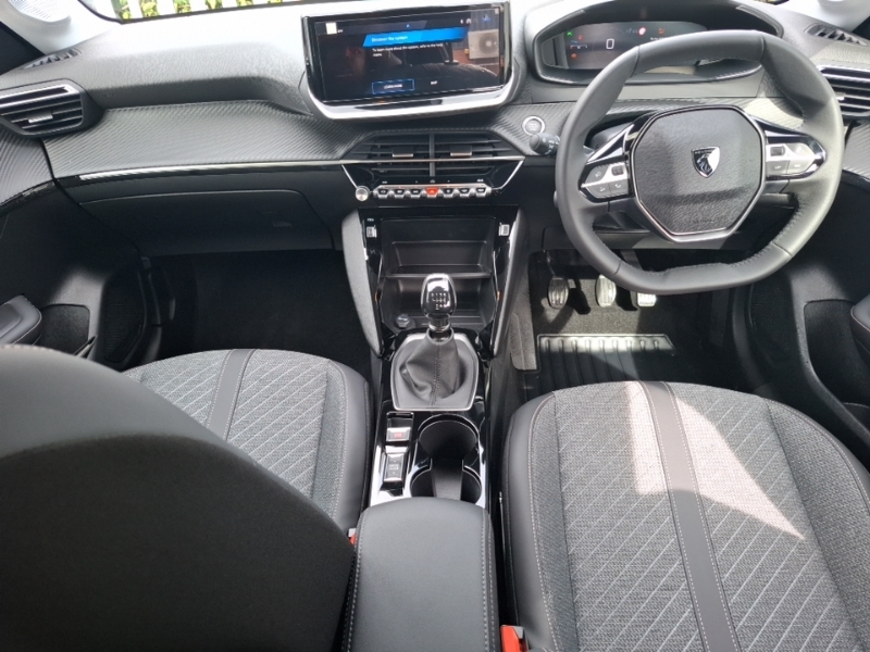 Peugeot 208 1.2 Puretech 100 Allure SJ26UTT Black #3