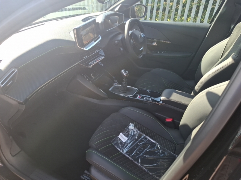 Peugeot 208 1.2 Puretech 100 Gt Premium Black #5