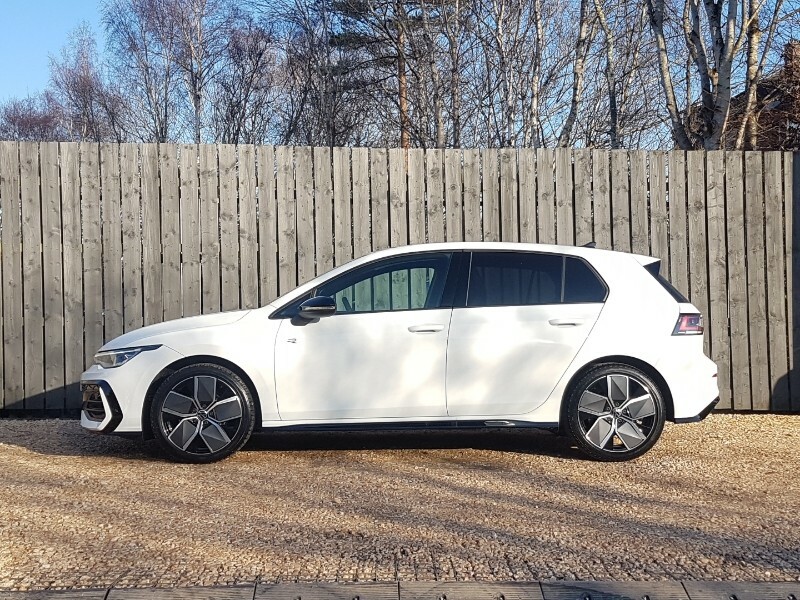 Volkswagen Golf 1.5 Tsi 150 Black Edition White #4
