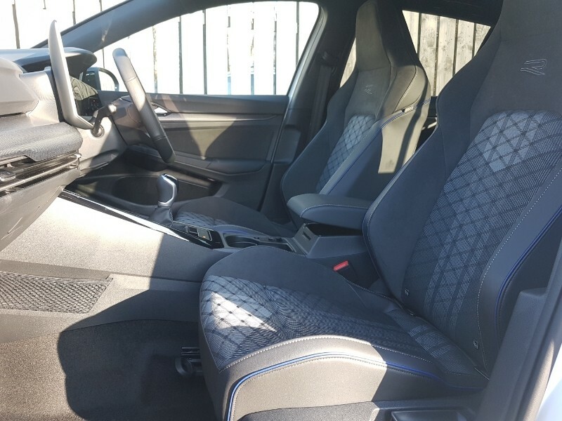 Volkswagen Golf 1.5 Tsi 150 Black Edition White #5